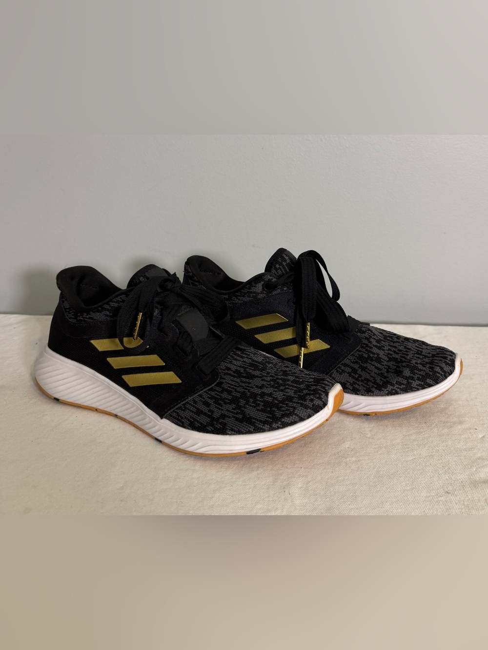 Adidas Edge Lux 3 Women’s Size 9 Athletic Running Shoes Black Gray Gold